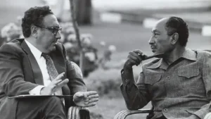 السادات مع كيسنجر